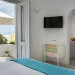 Naftilos アパート イア