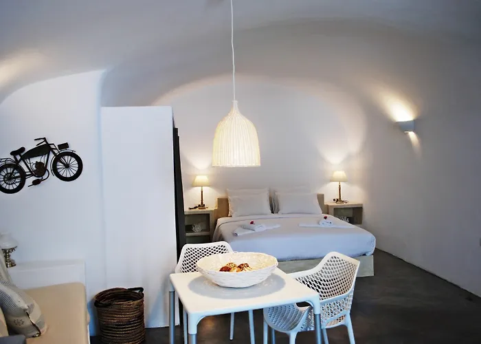 Naftilos 아파트 이아